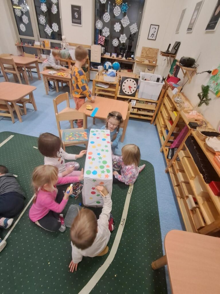 Przygotowanie prezentów dla potrzebujących