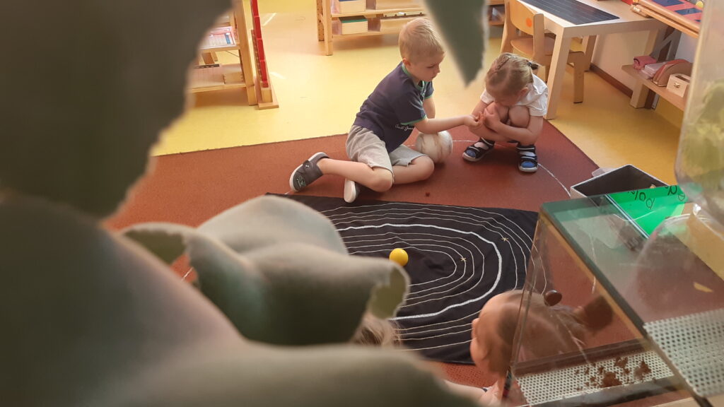 Dobre przedszkole - Dzieci tworzą Układ Słoneczny