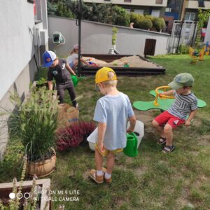Edukacja Montessori -zasady - promujemy kontakt z naturą